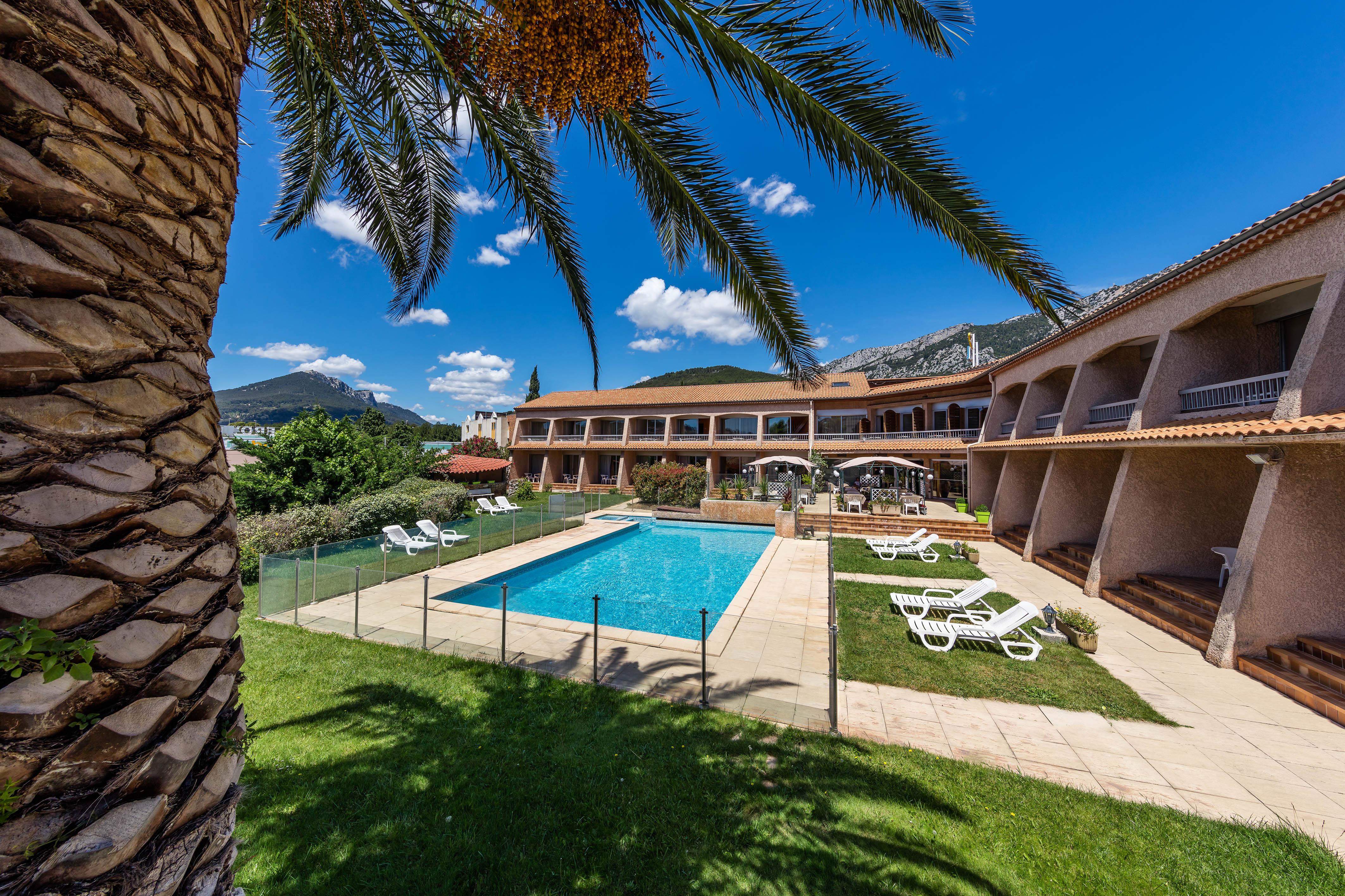 Noemys Toulon La Valette - Hotel Restaurant Avec Piscine Екстер'єр фото