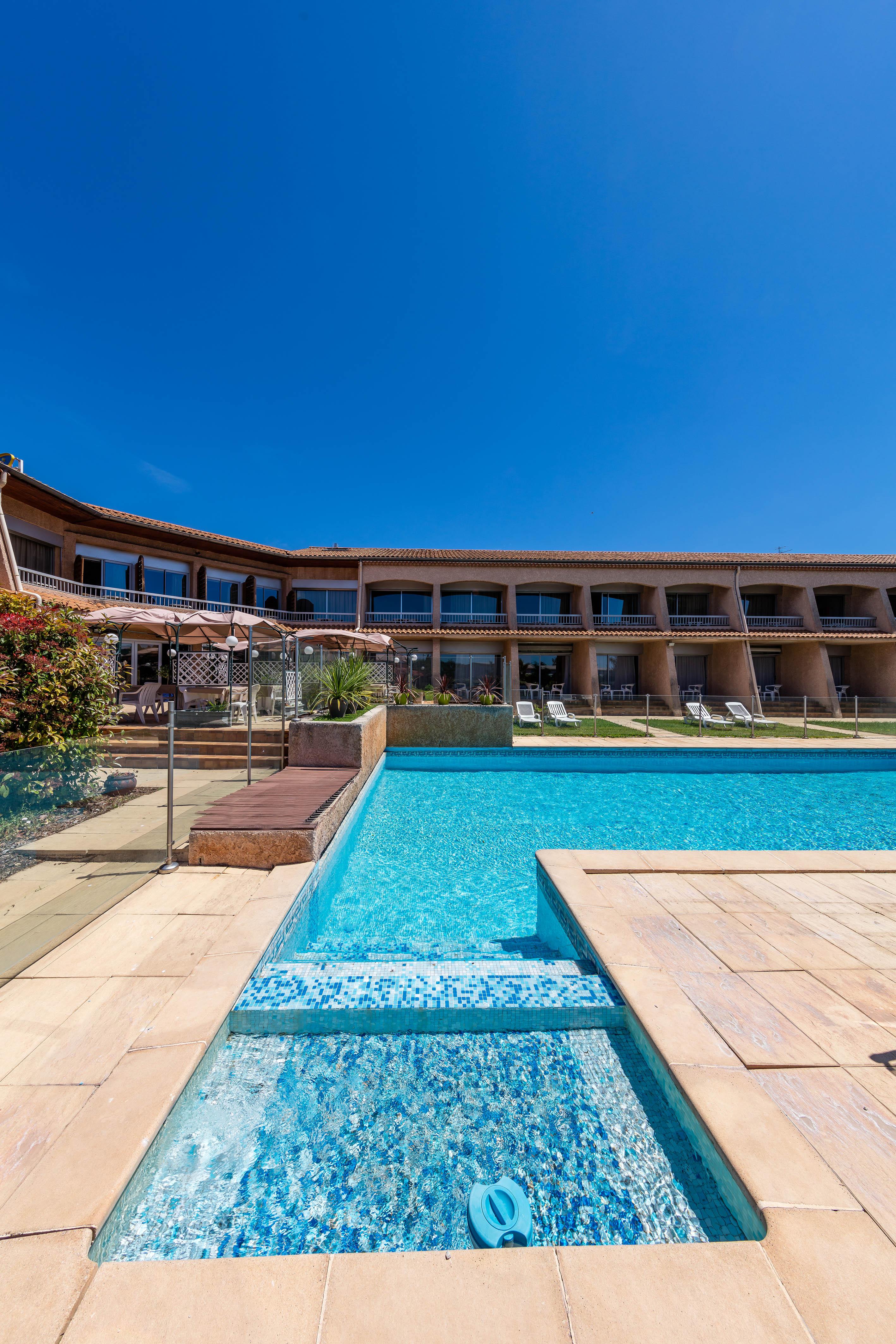 Noemys Toulon La Valette - Hotel Restaurant Avec Piscine Екстер'єр фото