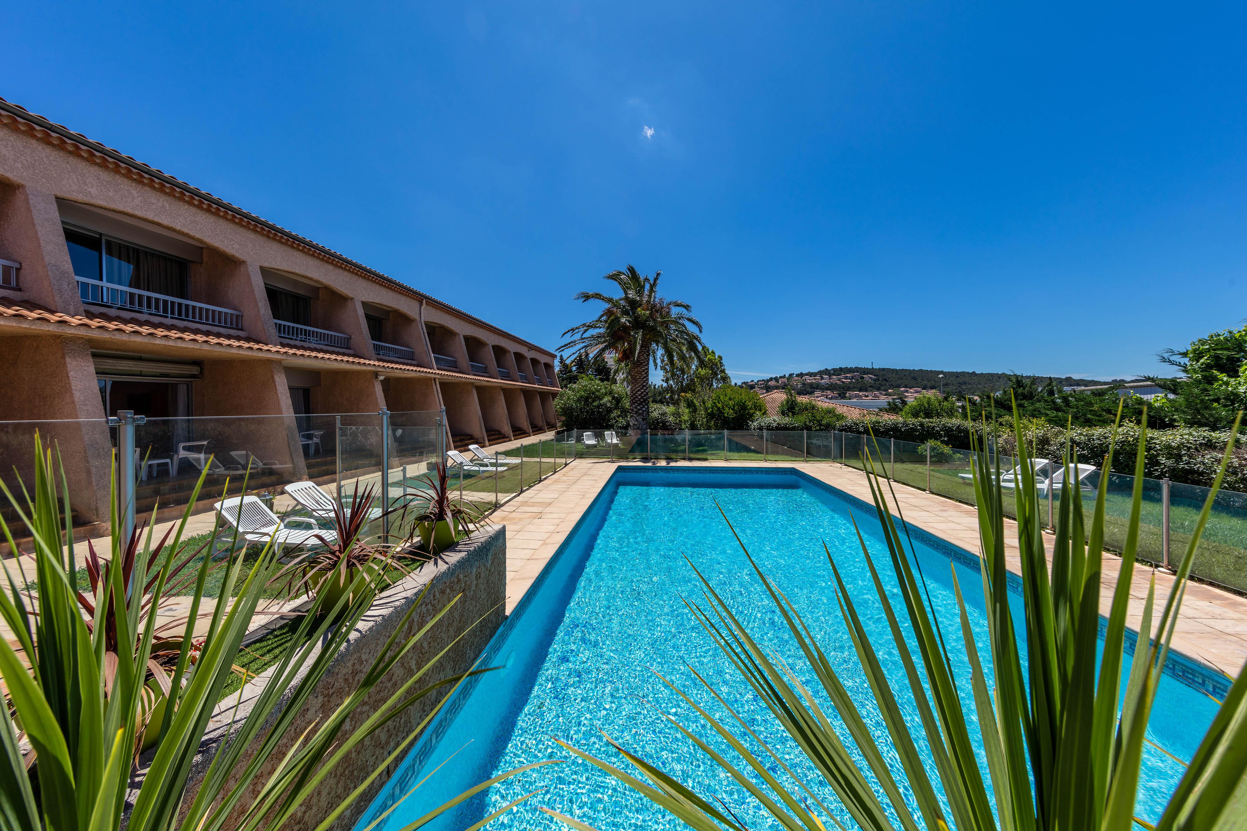 Noemys Toulon La Valette - Hotel Restaurant Avec Piscine Екстер'єр фото