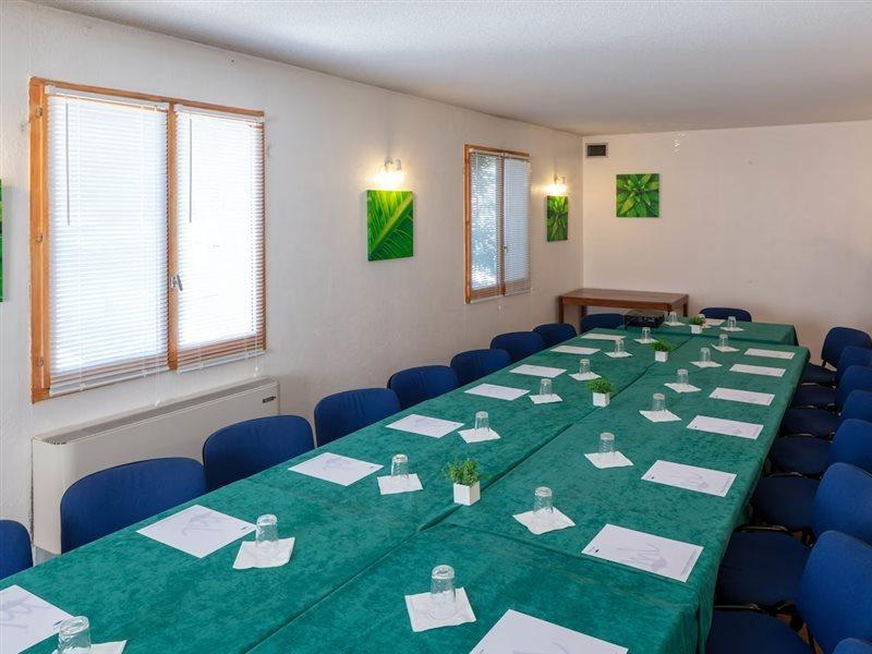 Noemys Toulon La Valette - Hotel Restaurant Avec Piscine Екстер'єр фото