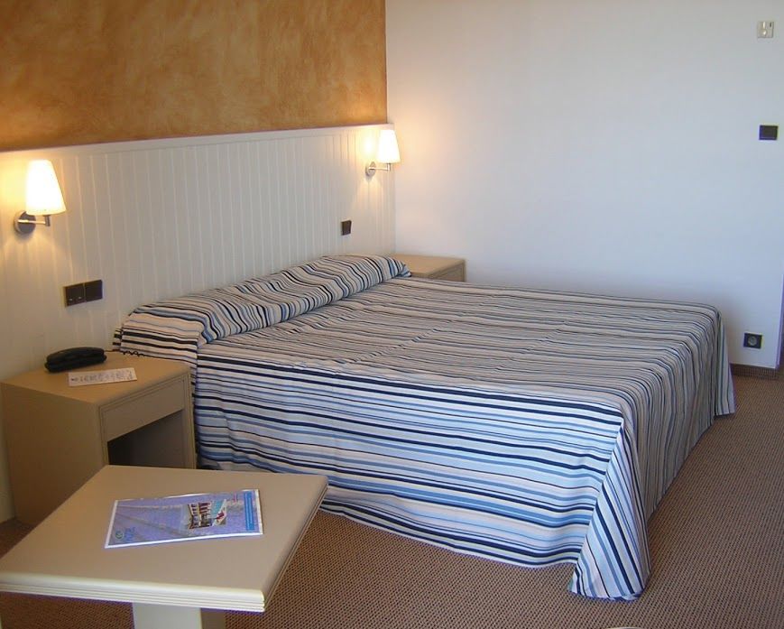Noemys Toulon La Valette - Hotel Restaurant Avec Piscine Номер фото
