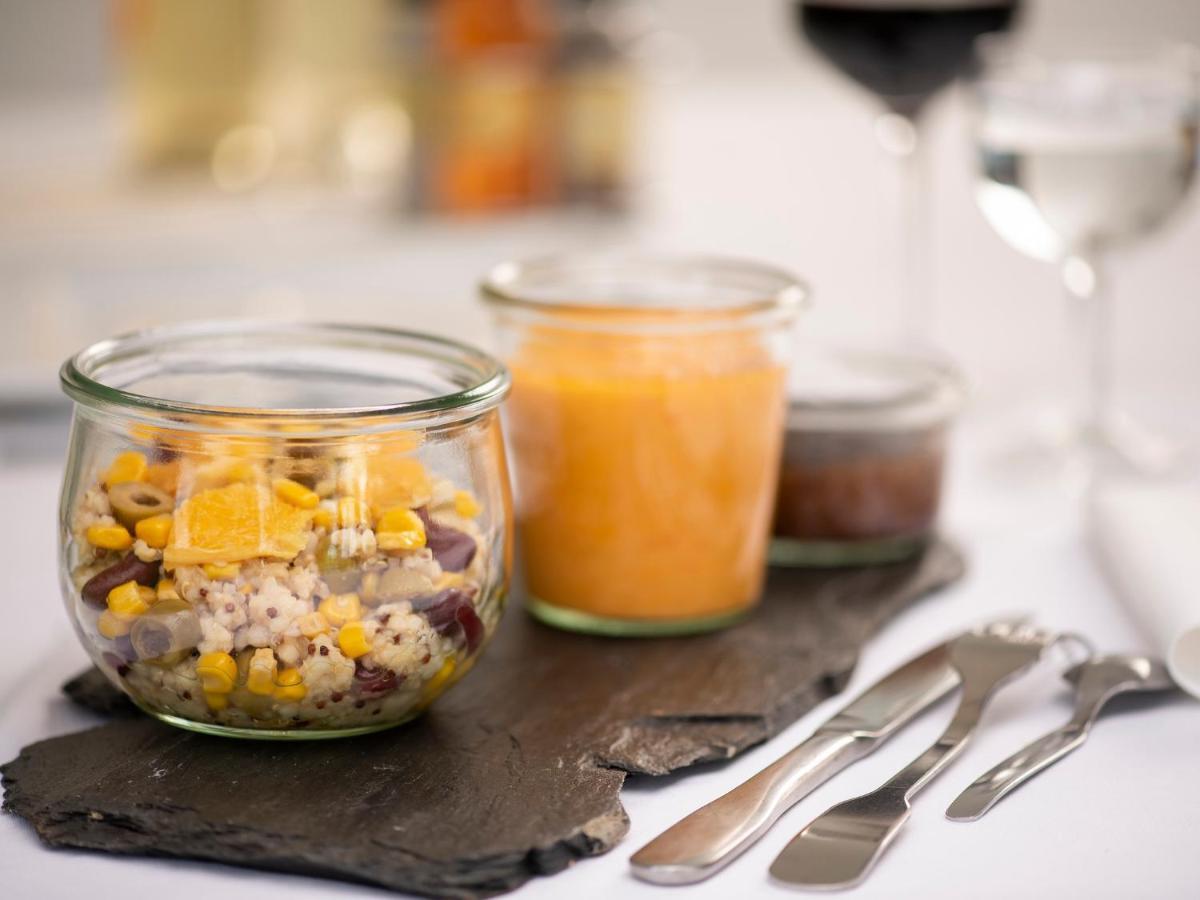 Noemys Toulon La Valette - Hotel Restaurant Avec Piscine Екстер'єр фото